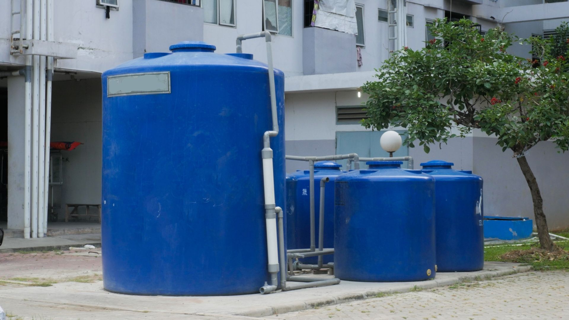 Water tank cleaning services in Dubai