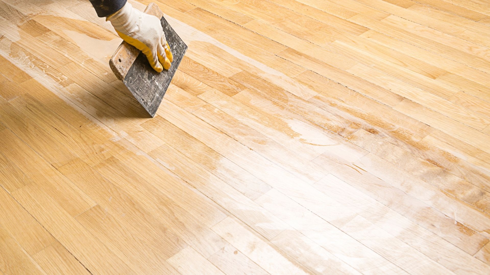 wood floor polishing in Dubai