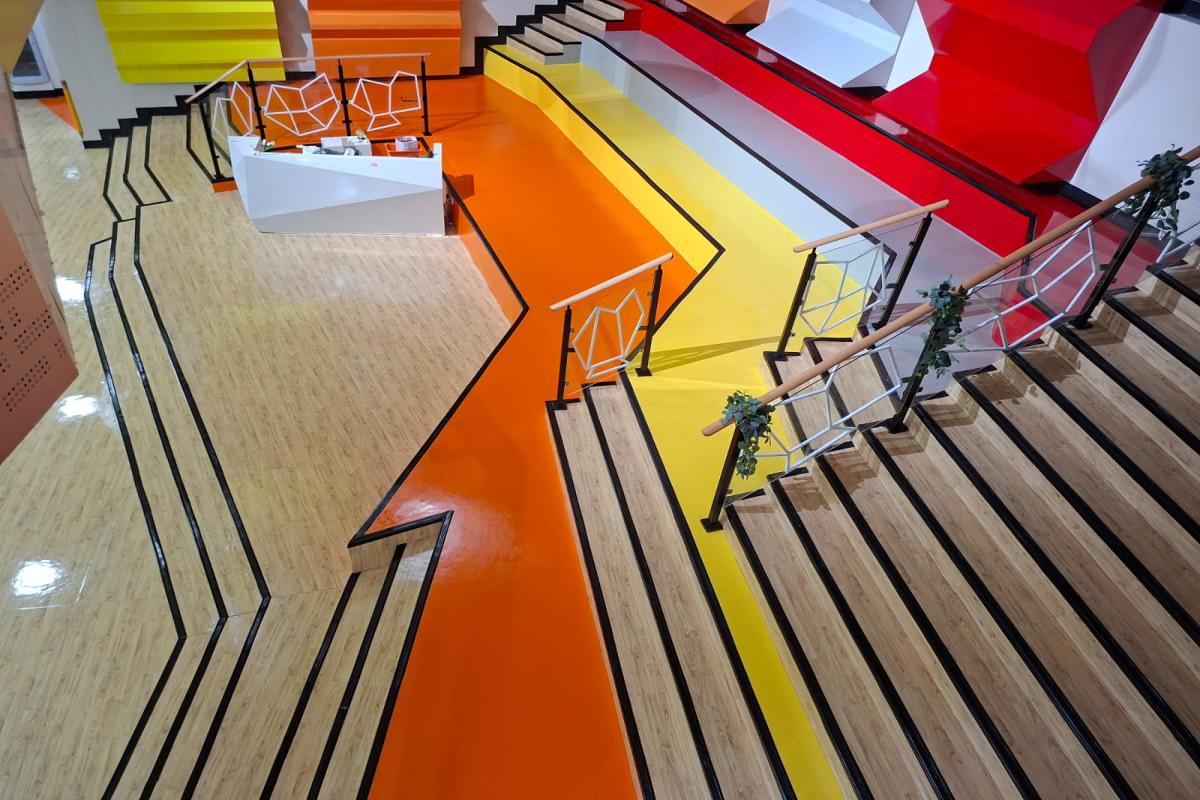 Professional vinyl floor polishing service in Dubai office by GREEN FRESH